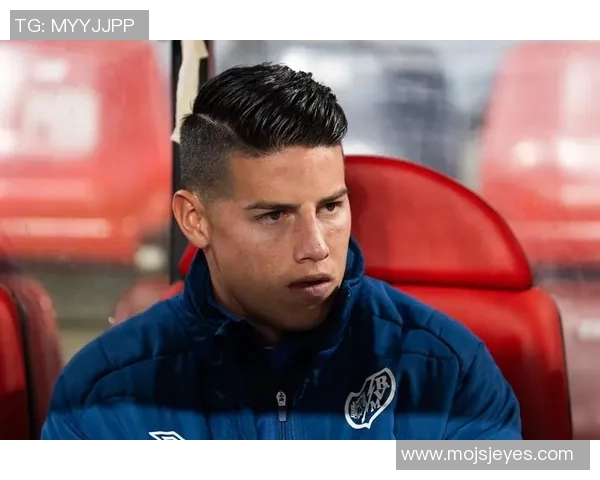 足球明星发型大比拼男士风格解析与形象展示