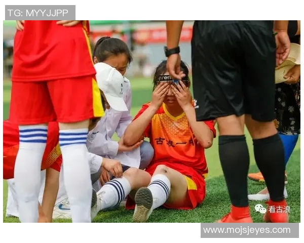 足球明星的多重身份与影响力探索从场上到场外的精彩人生